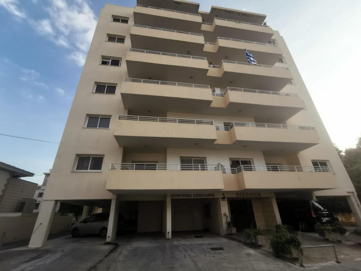Sunny 2 Bedroom Larnaca Center Exteriör bild