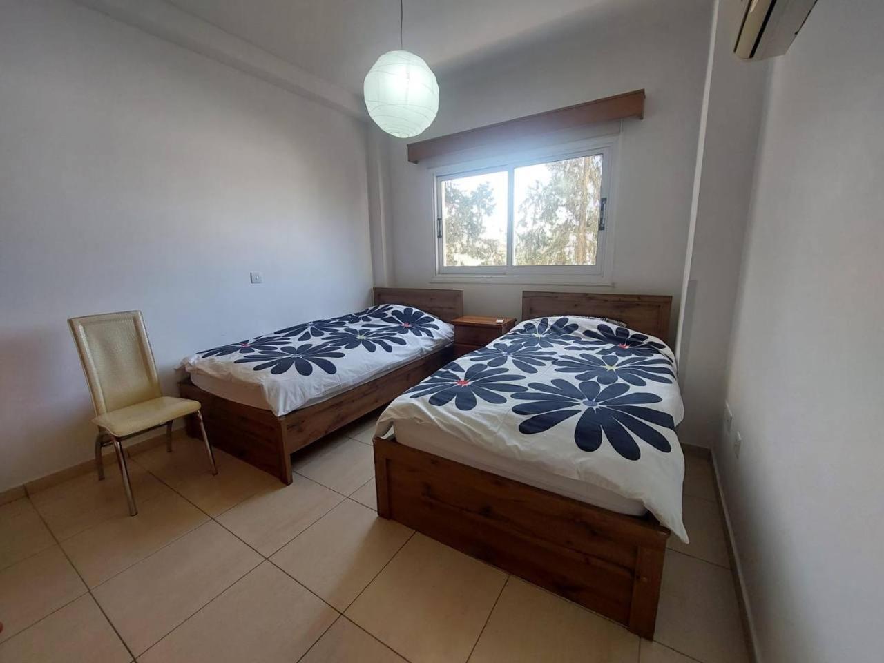 Sunny 2 Bedroom Larnaca Center Exteriör bild