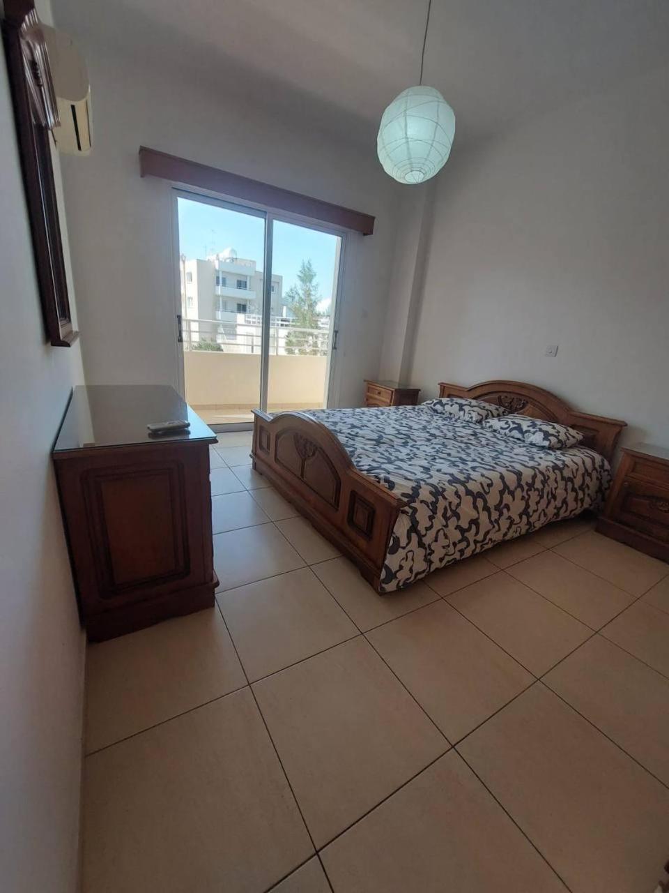 Sunny 2 Bedroom Larnaca Center Exteriör bild